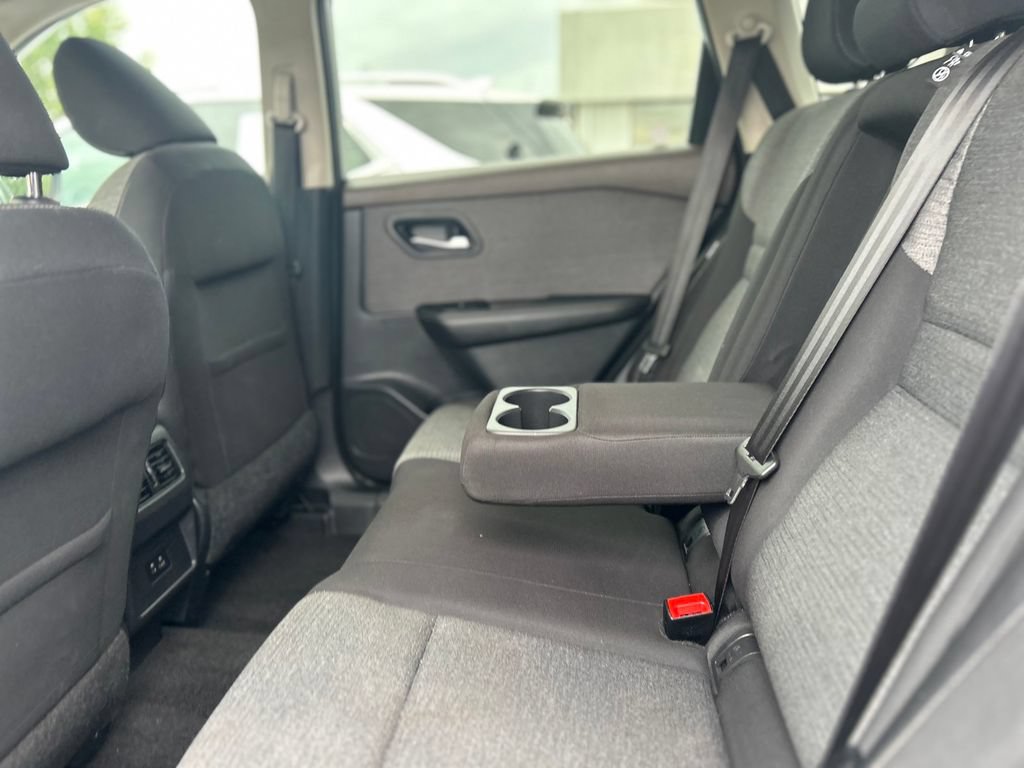 Used 2022 Nissan Rogue SV AWD/4WD image 29