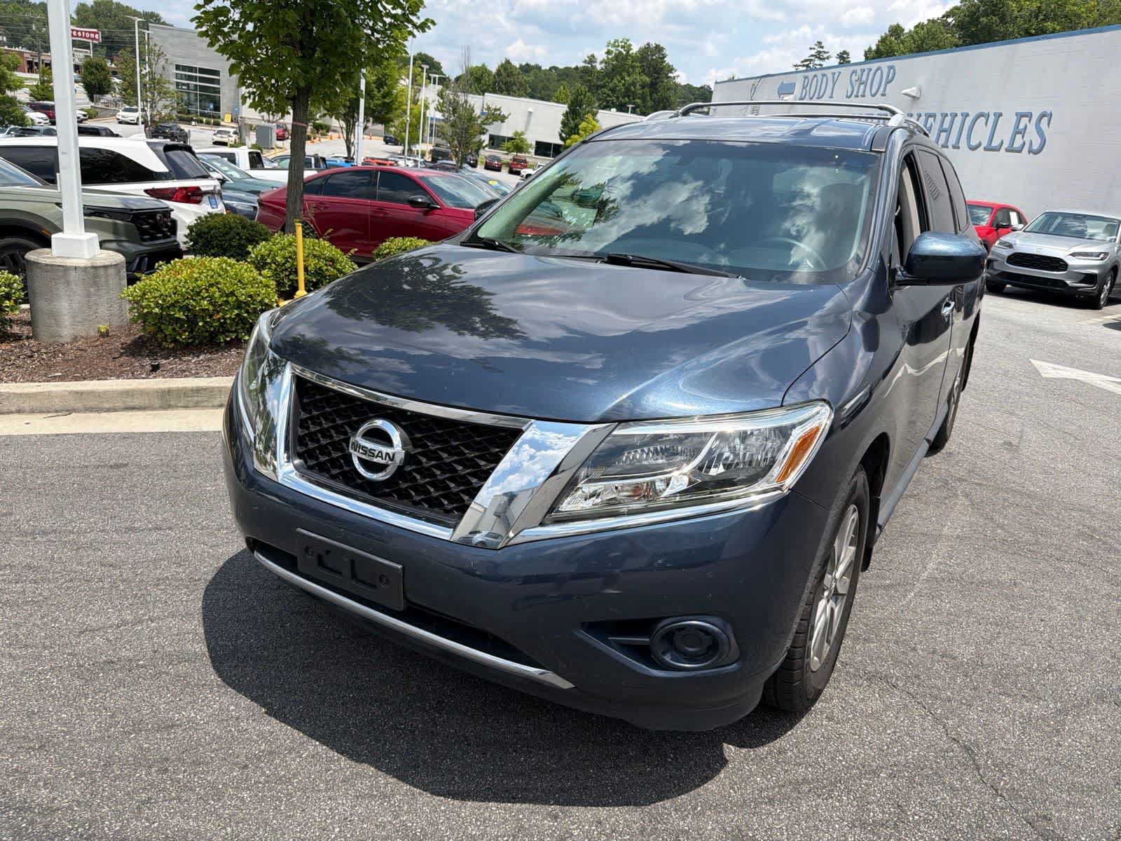 Used 2016 Nissan Pathfinder S AWD/4WD image 4