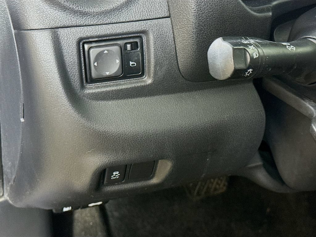 Used 2018 Nissan Versa SV FWD image 10
