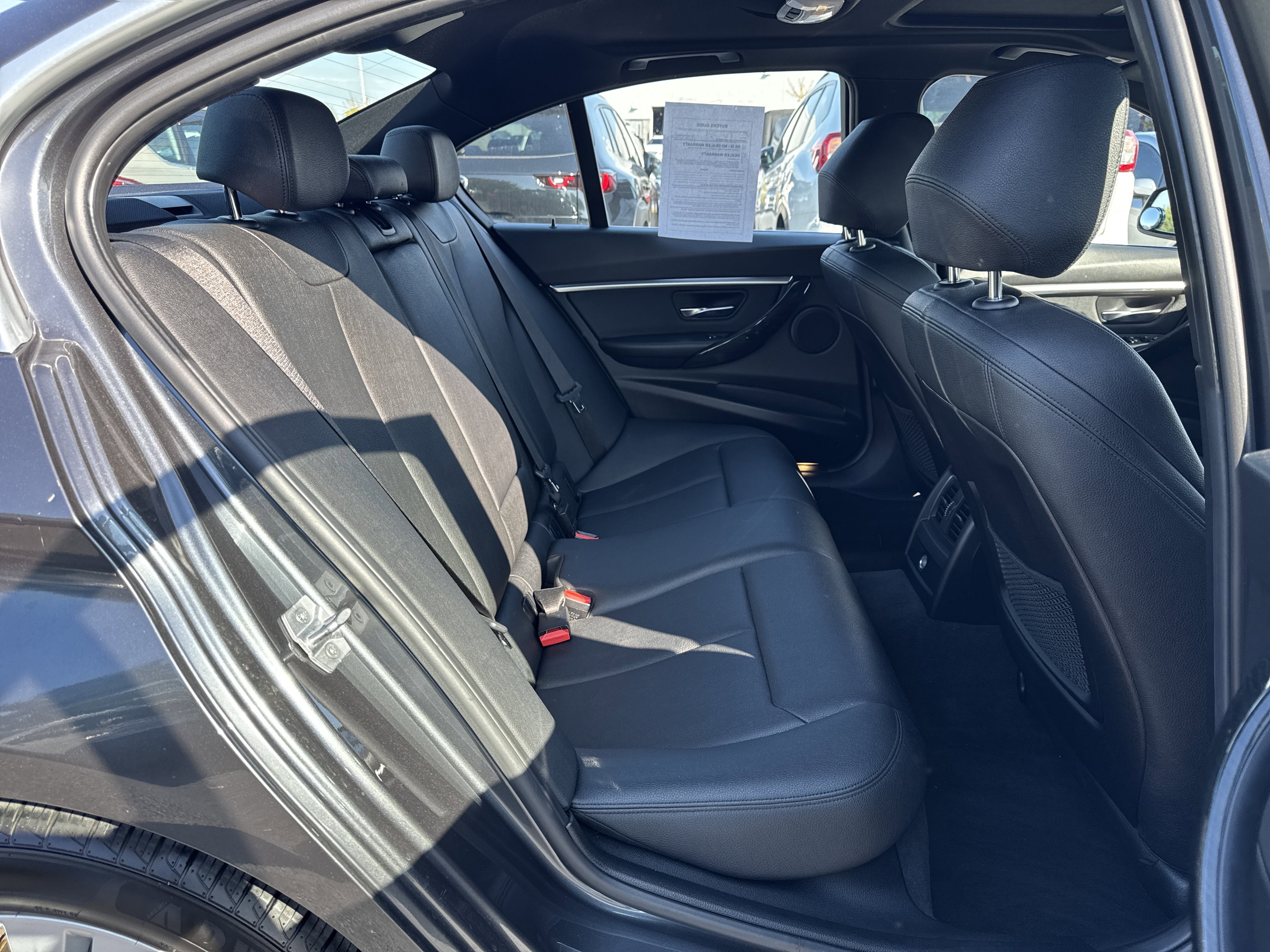 Used 2018 BMW 330i xDrive Sedan w/ Convenience Package AWD/4WD image 18