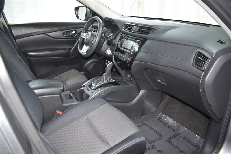 Used 2017 Nissan Rogue S FWD image 18