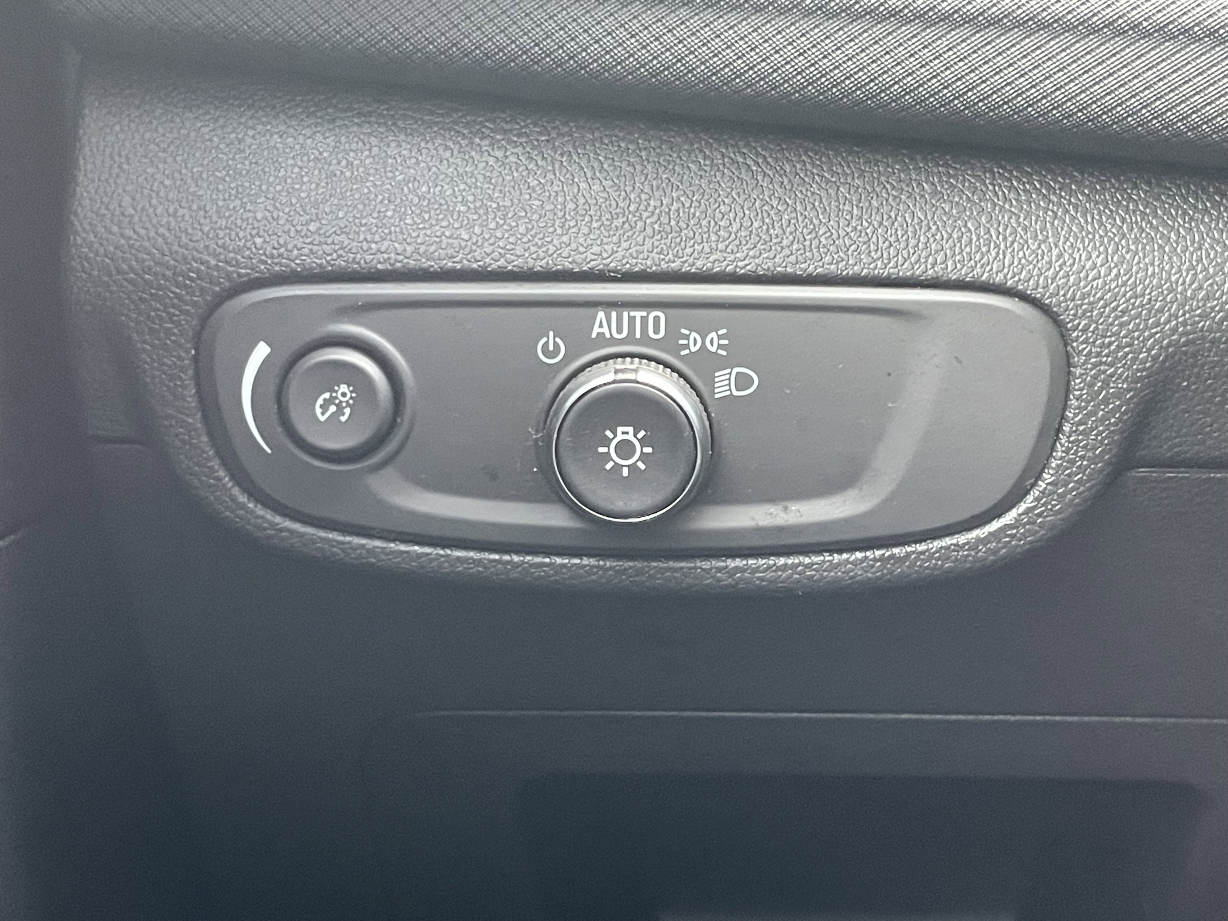 Used 2024 Chevrolet TrailBlazer LT w/ Driver Confidence Package image 29