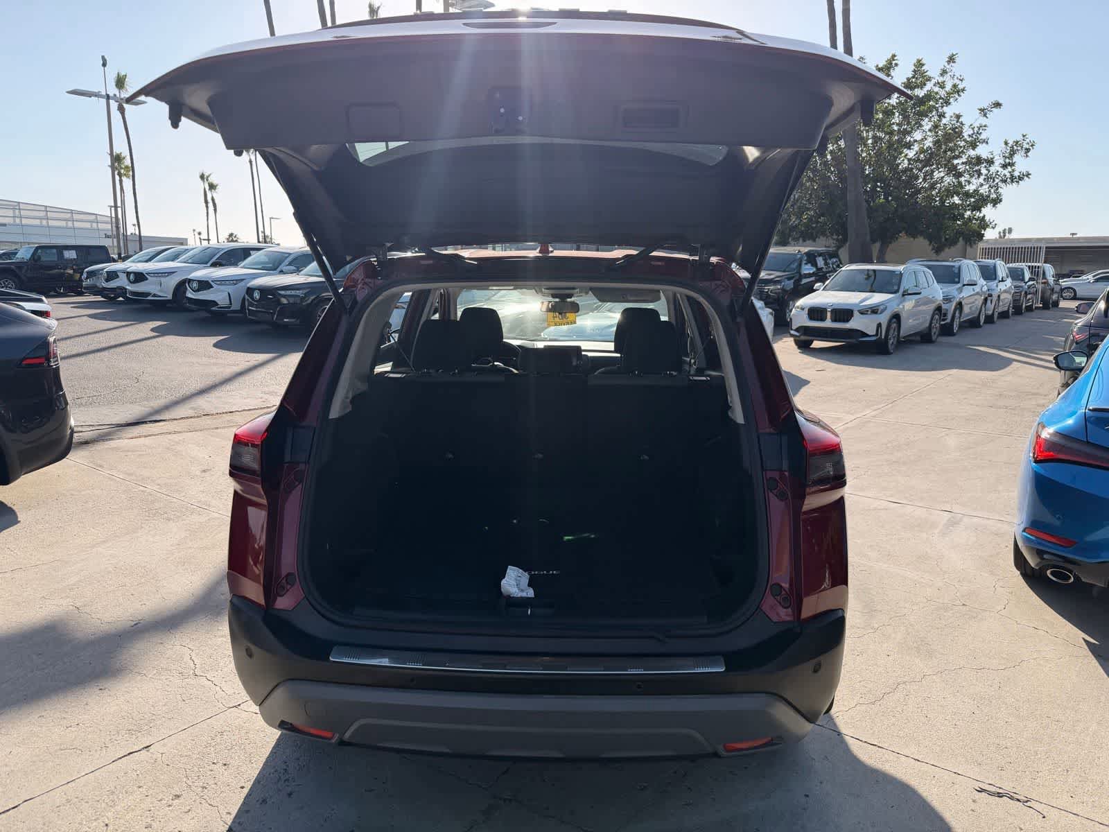 Used 2021 Nissan Rogue SV FWD image 21