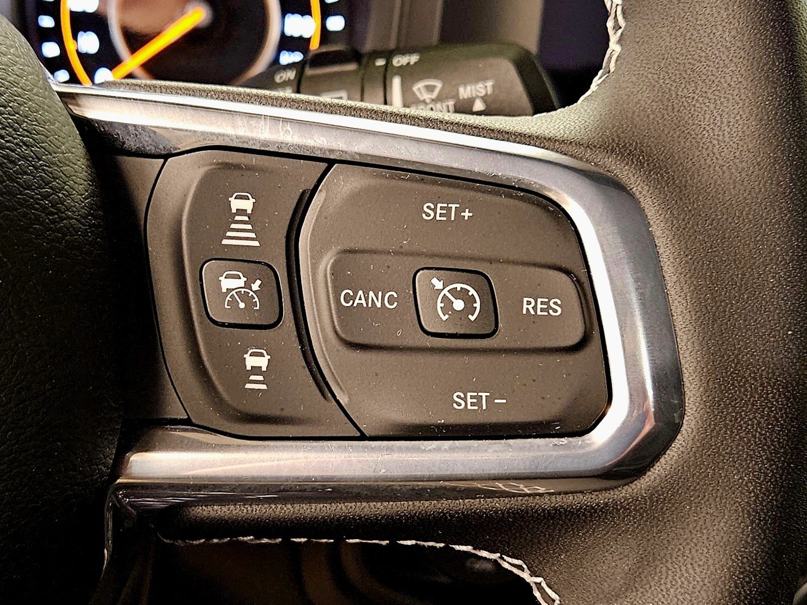 Used 2025 Jeep Wrangler Unlimited Sahara AWD/4WD image 26