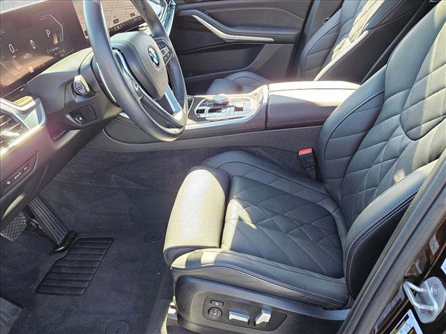 Used 2025 BMW X5 xDrive40i w/ Parking Assistance Package image 16