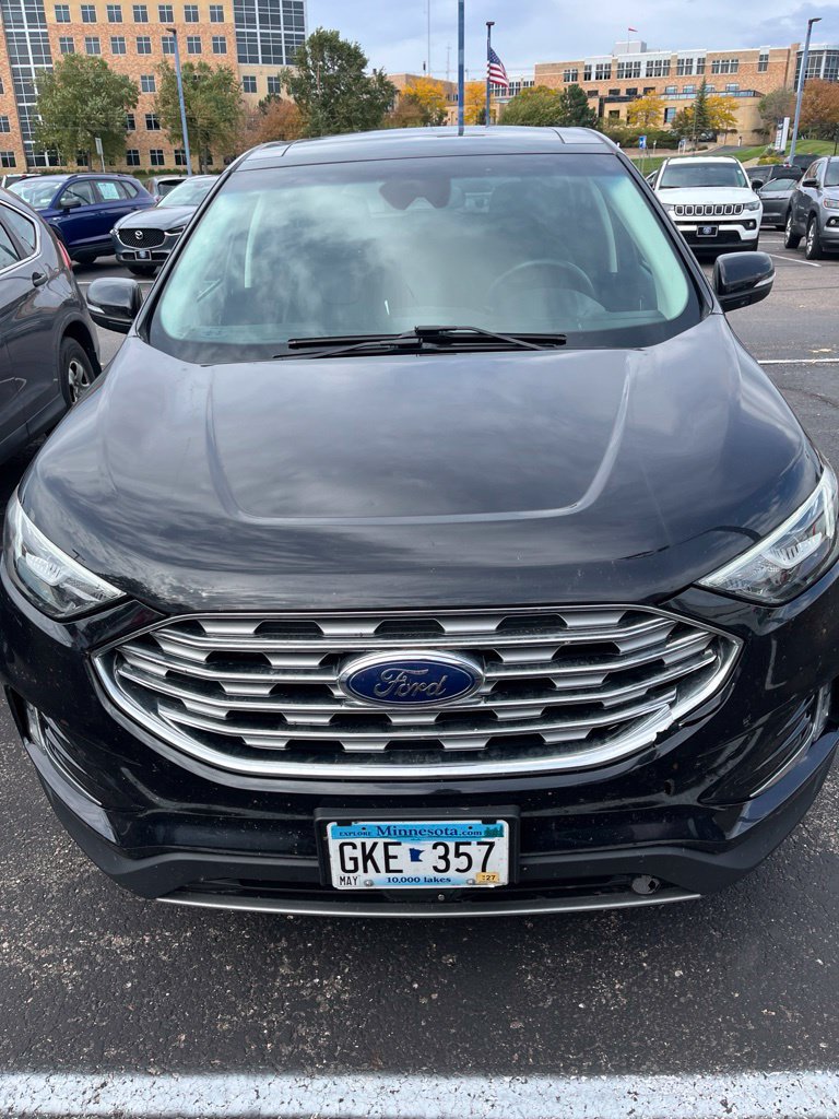 Used 2019 Ford Edge Titanium w/ Cold Weather Package AWD/4WD image 3