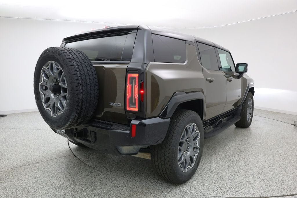 Used 2025 GMC Hummer EV 3X w/ LPO, Illumination Package AWD/4WD image 4