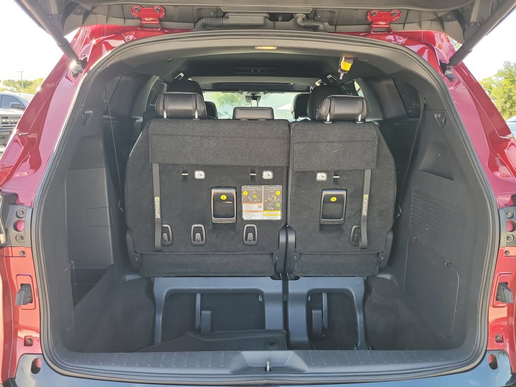 Used 2025 Toyota Sienna XSE FWD image 30