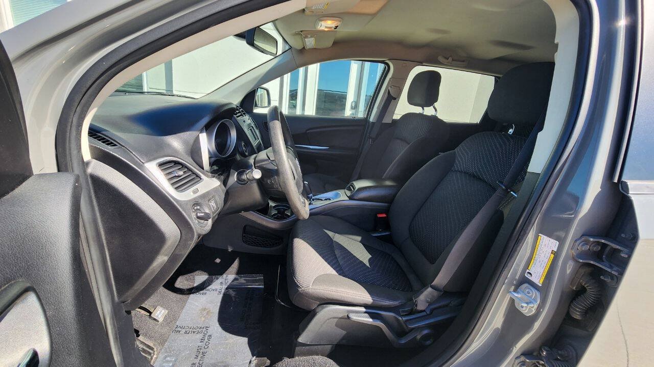 Used 2019 Dodge Journey SE FWD image 10
