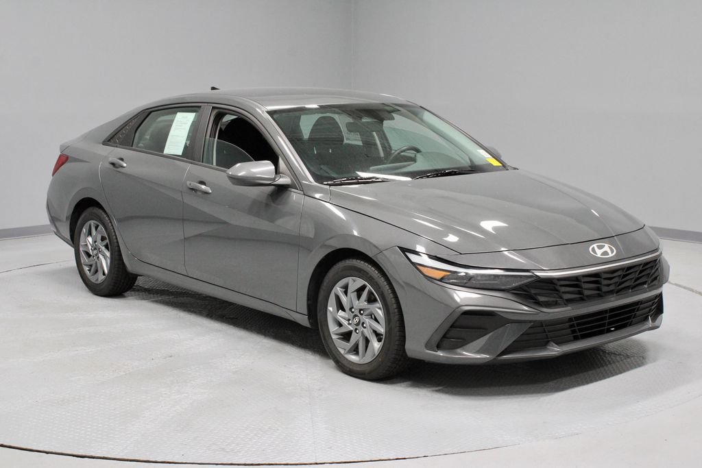 Used 2024 Hyundai Elantra SEL FWD image 1