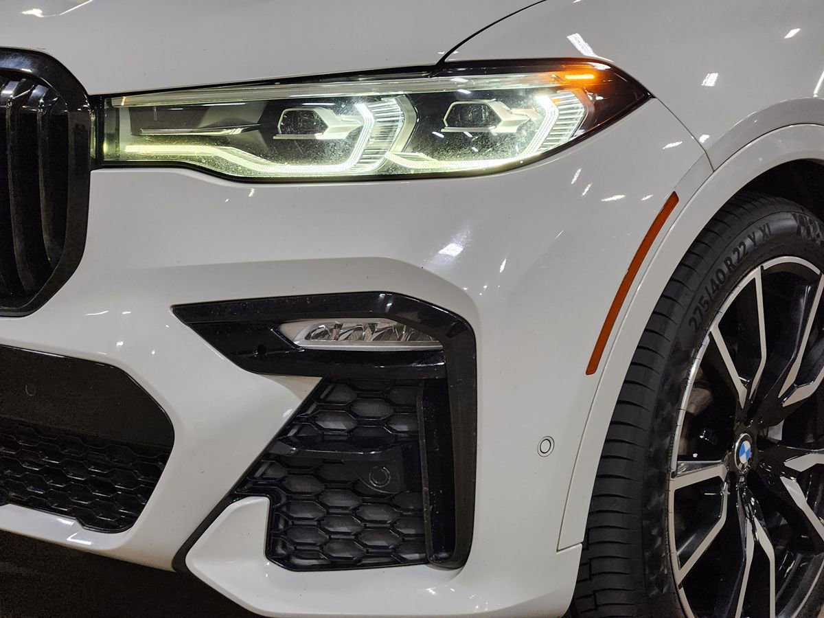 Used 2020 BMW X7 xDrive40i w/ M Sport Package AWD/4WD image 14