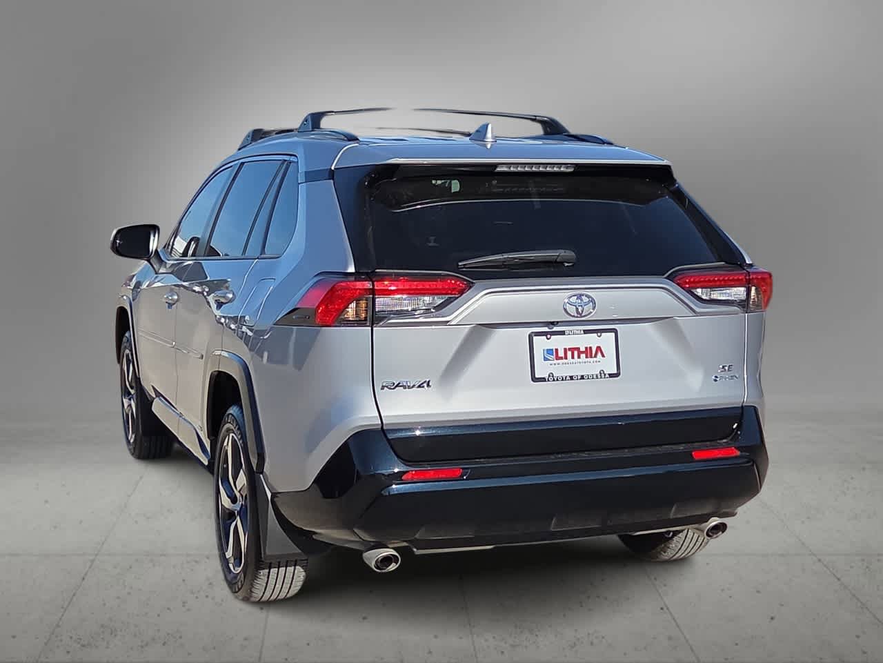 Used 2025 Toyota RAV4 SE w/ Weather & Moonroof Package AWD/4WD image 7