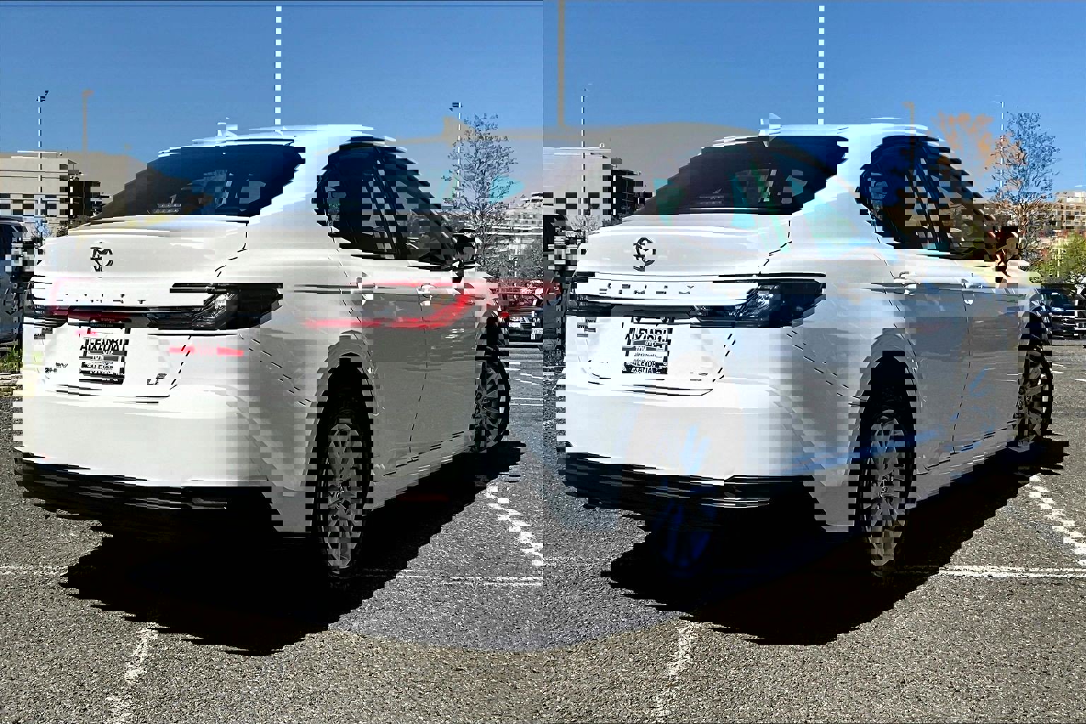 Used 2025 Toyota Camry LE FWD image 12