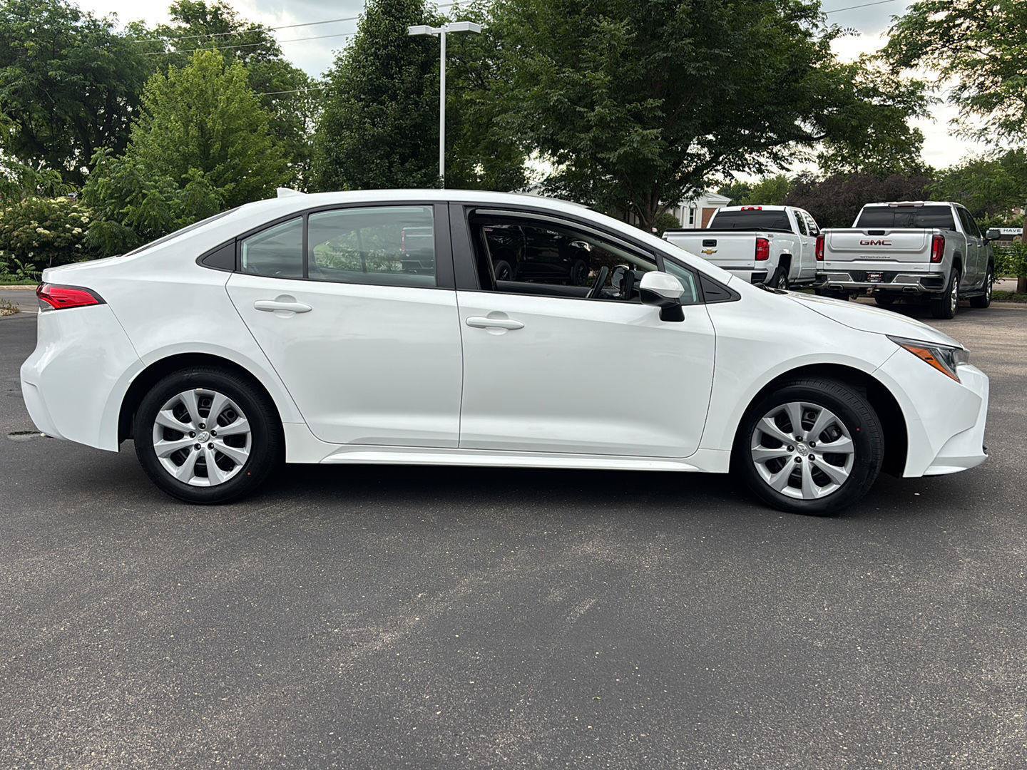 Used 2024 Toyota Corolla LE FWD image 10