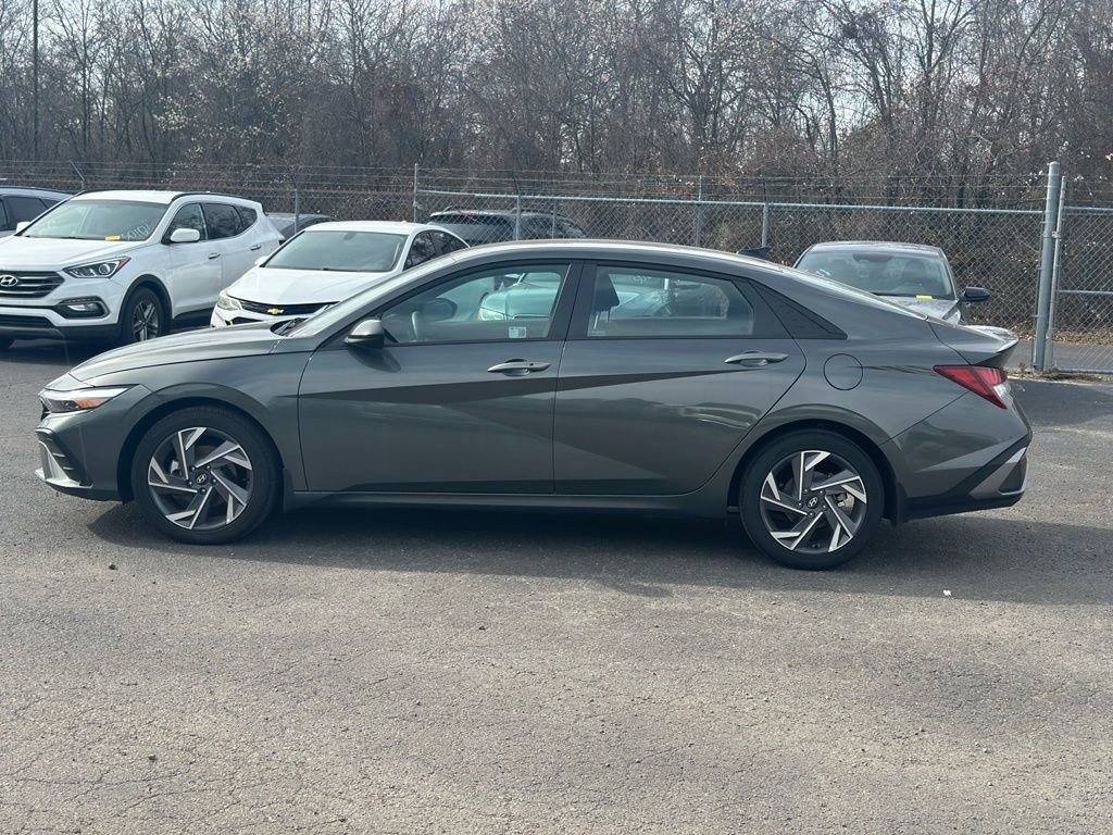 Certified 2025 Hyundai Elantra Sport image 4