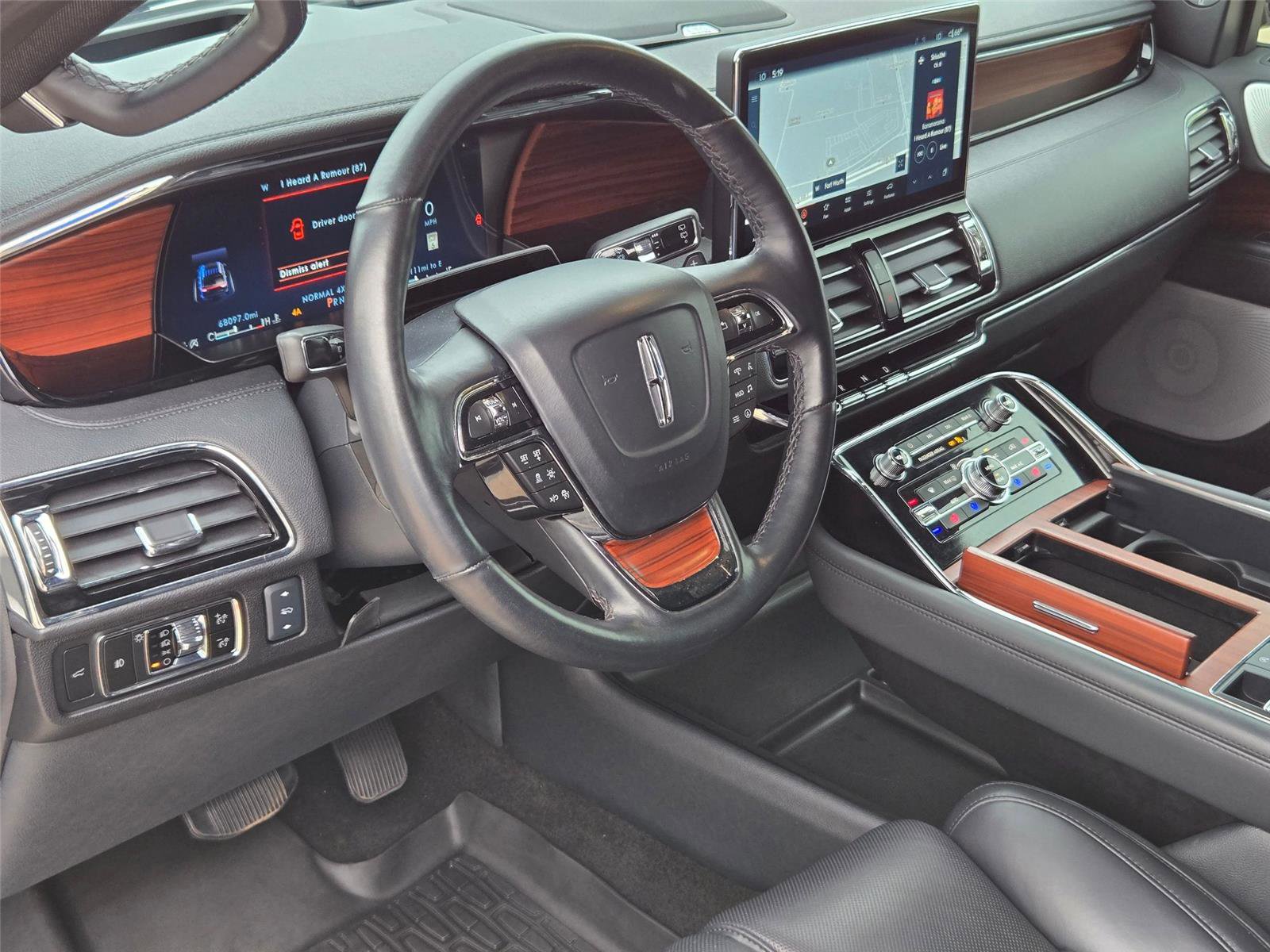 Used 2024 Lincoln Navigator L Reserve AWD/4WD image 11