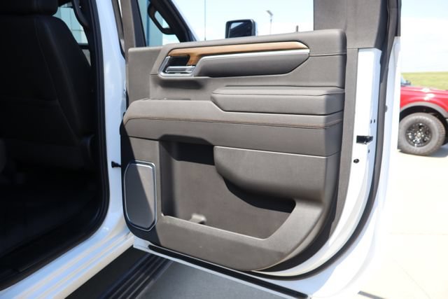 Used 2026 Chevrolet Silverado 2500 High Country w/ High Country Premium Package AWD/4WD image 36