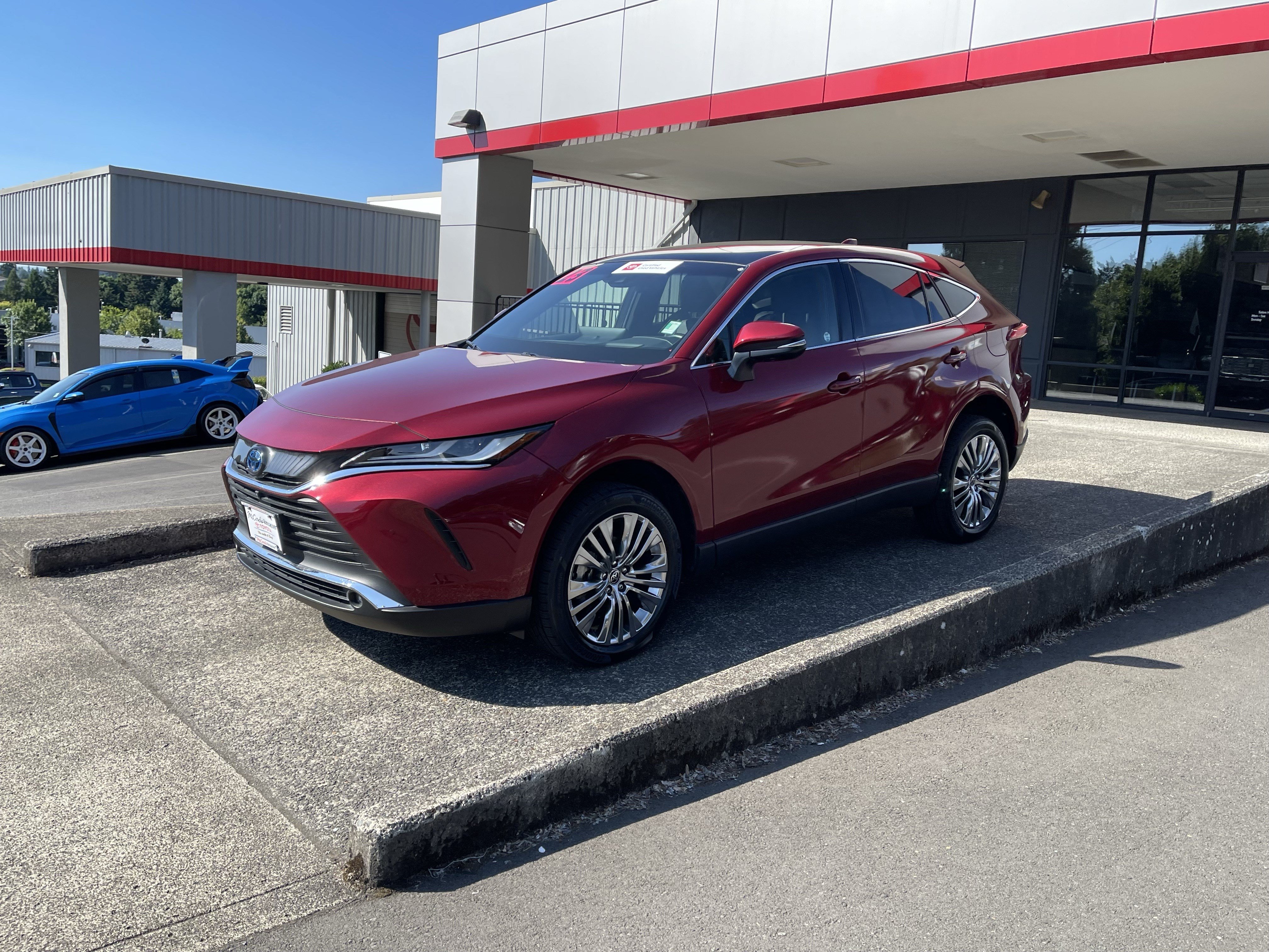 Certified 2023 Toyota Venza Limited AWD/4WD image 4