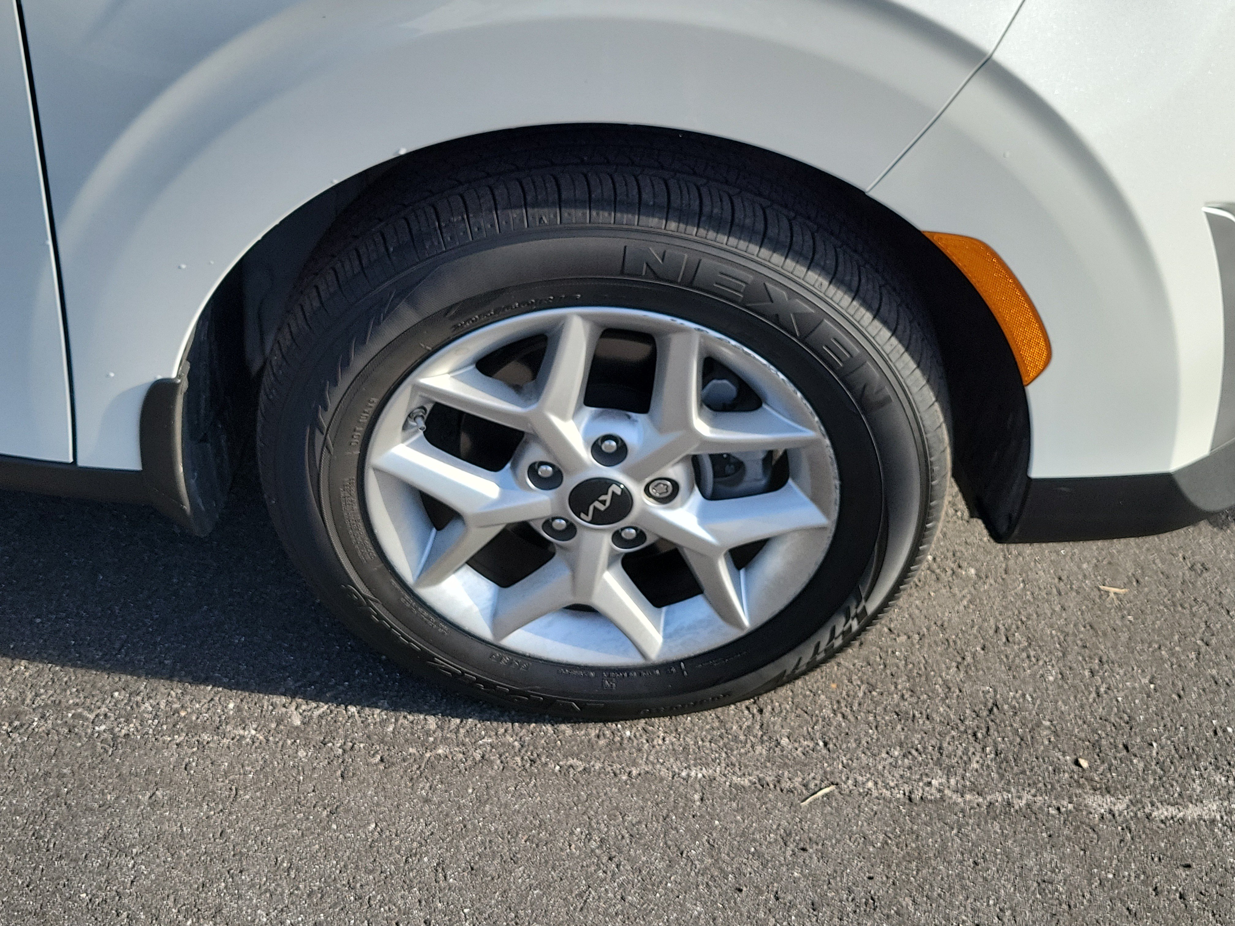 Certified 2025 Kia Soul S FWD image 38