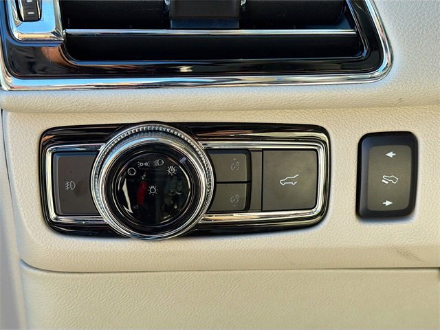 Used 2019 Lincoln Navigator Reserve image 39