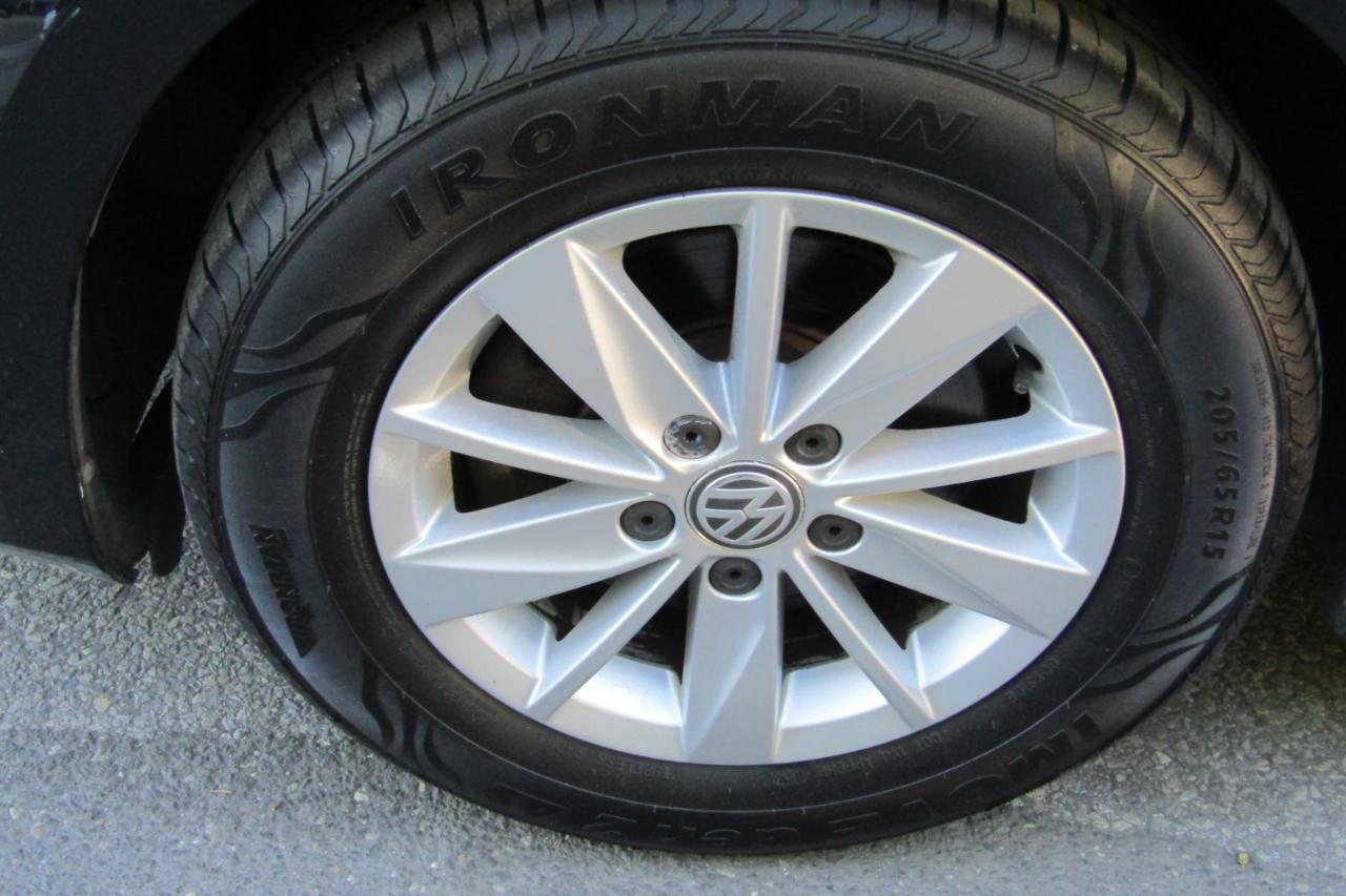 Used 2017 Volkswagen Golf S FWD image 29