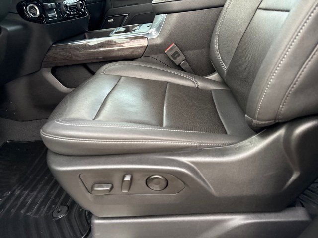 Used 2024 Chevrolet Silverado 3500 LTZ w/ LTZ Convenience Package RWD image 16