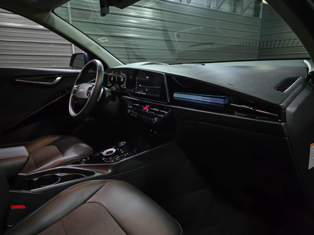 Used 2024 Kia Niro EX w/ EX Cold Weather Package image 12