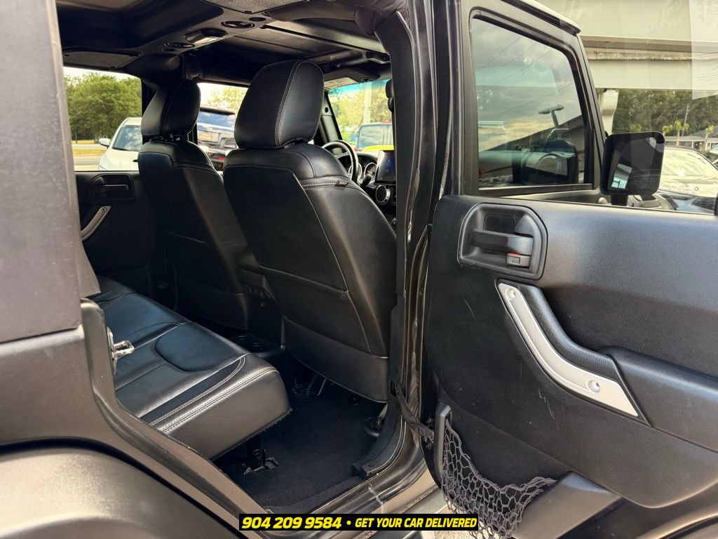 Used 2017 Jeep Wrangler Unlimited Sahara w/ Dual Top Group AWD/4WD image 28