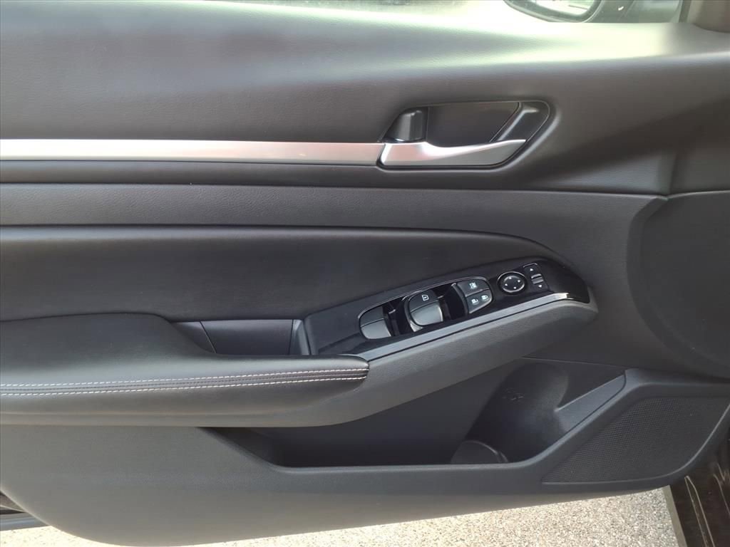 Used 2023 Nissan Altima 2.5 SV image 13