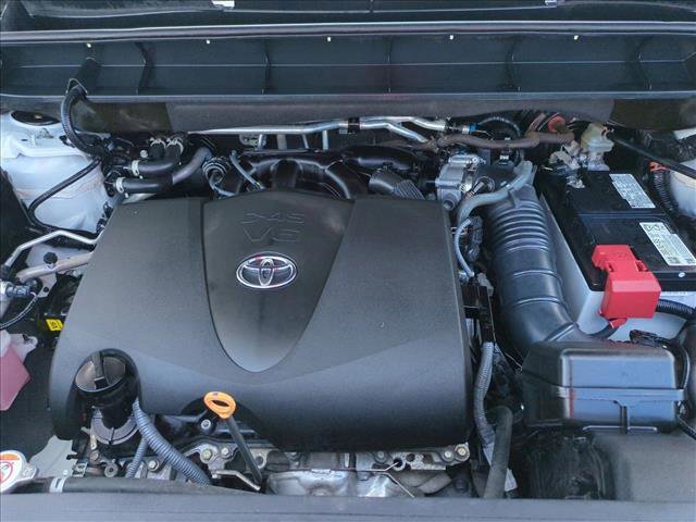 Used 2021 Toyota Highlander XLE FWD image 24
