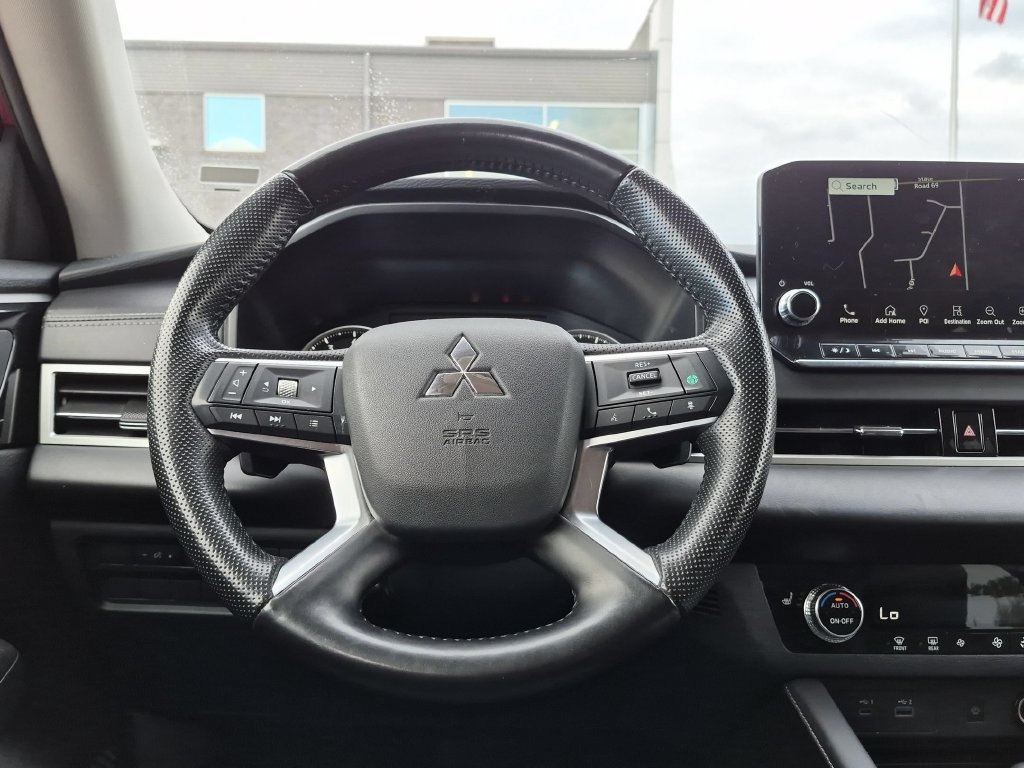 Used 2024 Mitsubishi Outlander SE AWD/4WD image 17