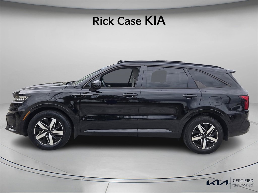 Certified 2023 Kia Sorento EX w/ Panoramic Sunroof Package image 3