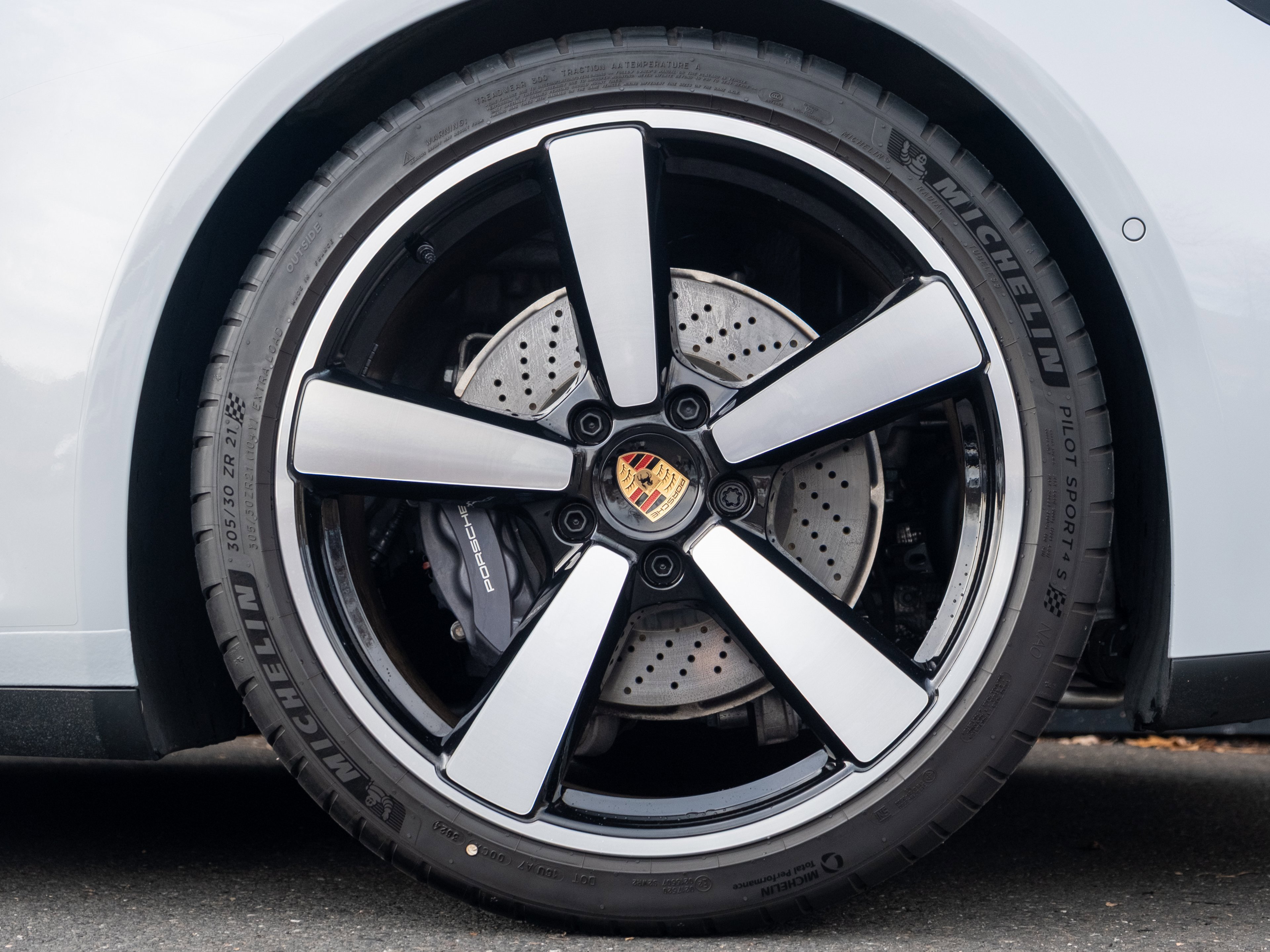 Certified 2025 Porsche 911 Carrera image 13