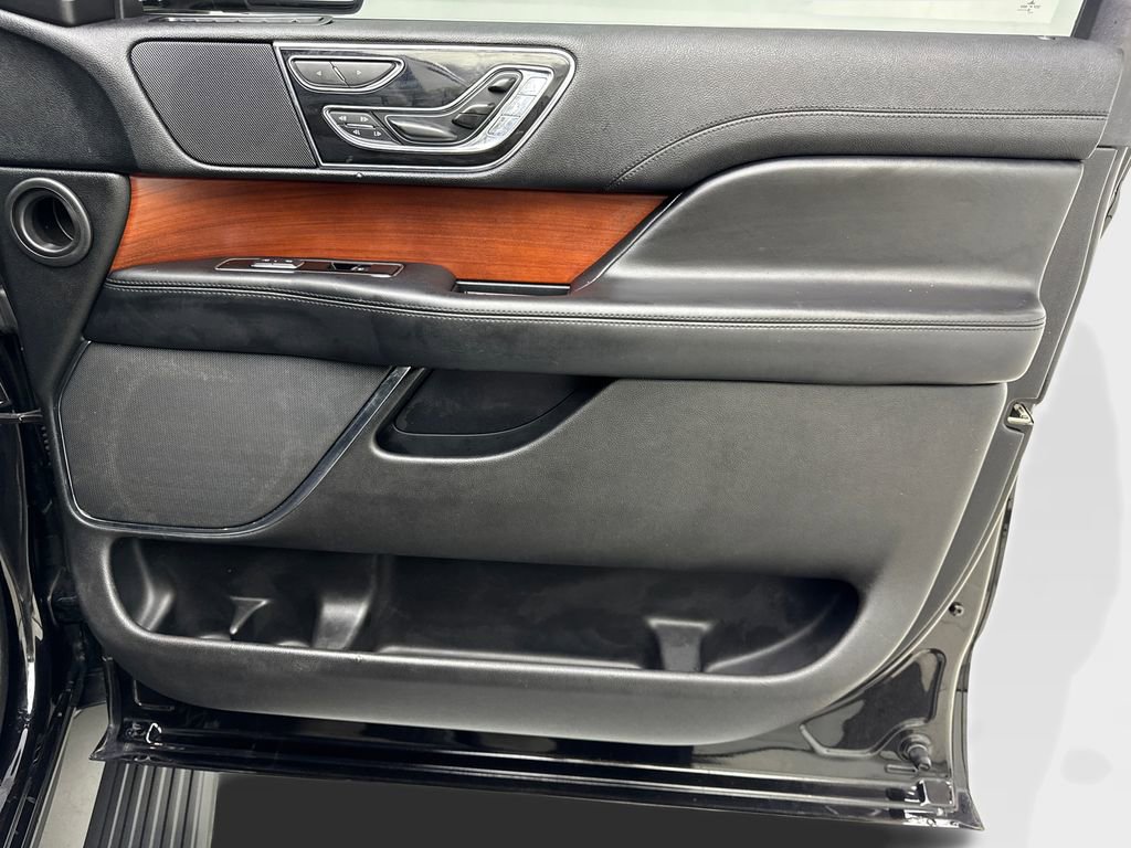 Used 2020 Lincoln Navigator Reserve RWD image 50