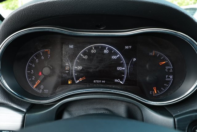 Used 2022 Jeep Grand Cherokee Limited RWD image 12