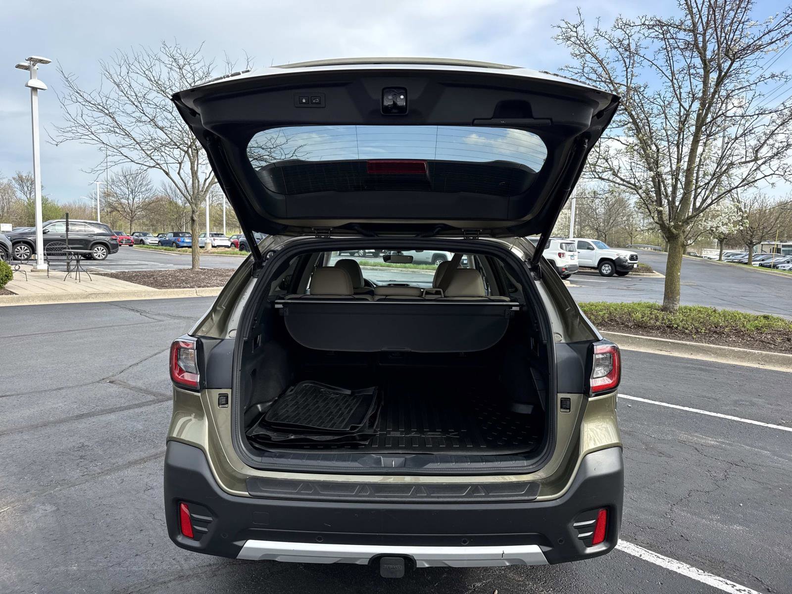 Used 2022 Subaru Outback Limited AWD/4WD image 9