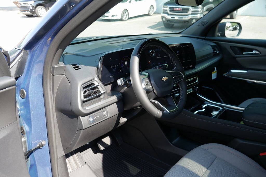 New 2026 Chevrolet Traverse LT w/ Enhanced Driving Package image 10