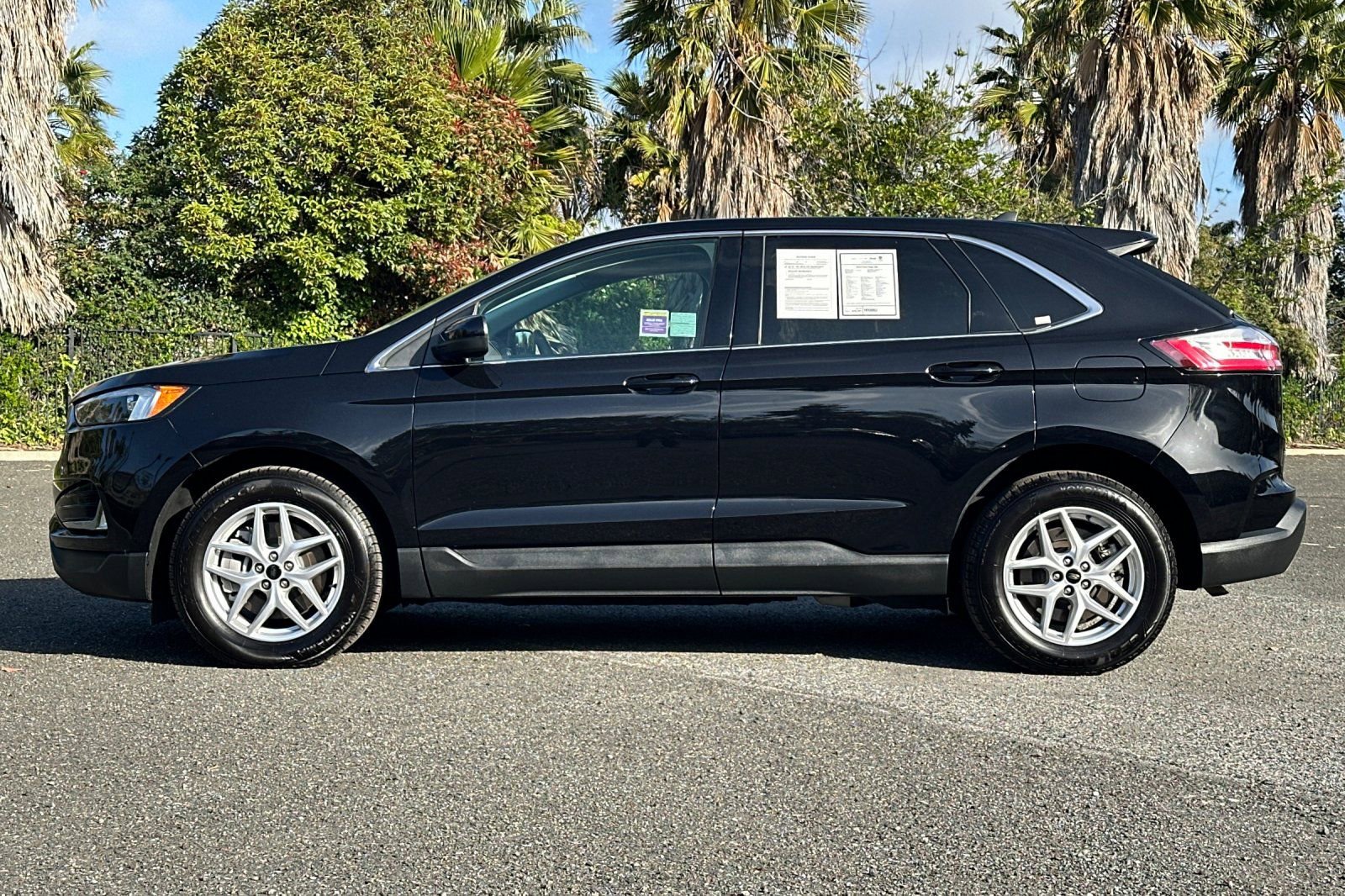 Used 2023 Ford Edge SEL w/ Convenience Package AWD/4WD image 6
