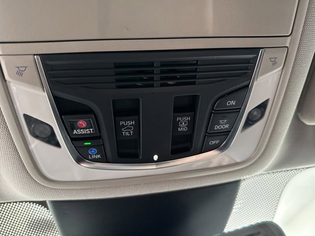 Used 2023 Acura MDX Technology image 29