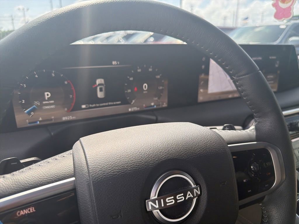 Used 2025 Nissan Armada SL image 7