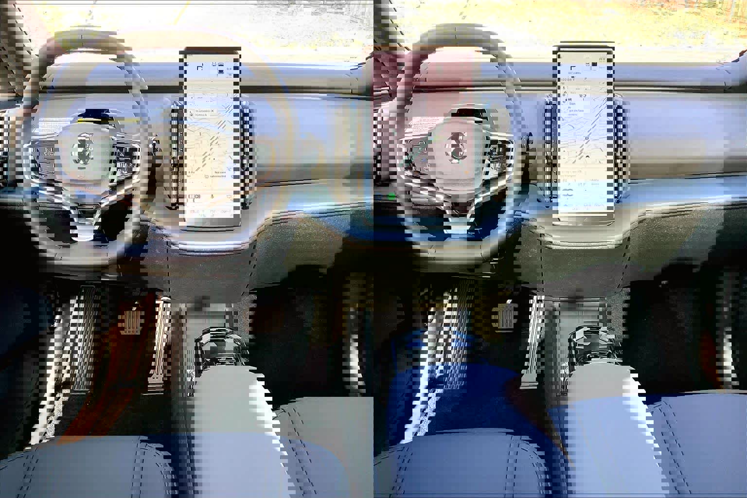 New 2025 Volvo EX30 Plus w/ Protection Package Premier image 9