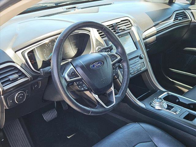 Used 2017 Ford Fusion SE w/ Fusion SE Technology Package AWD/4WD image 12