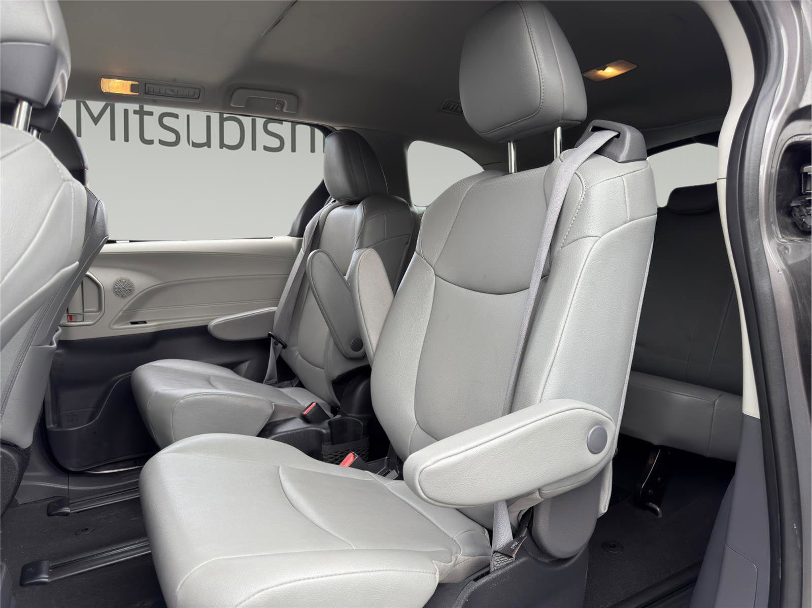 Used 2023 Toyota Sienna XLE image 16