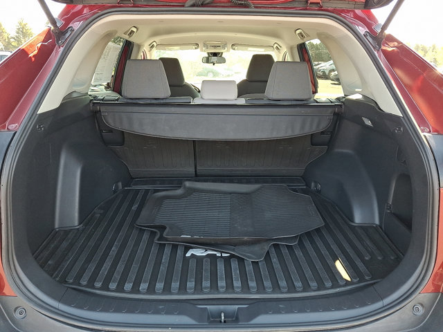 Used 2020 Toyota RAV4 XLE w/ All Weather Liner Package AWD/4WD image 28