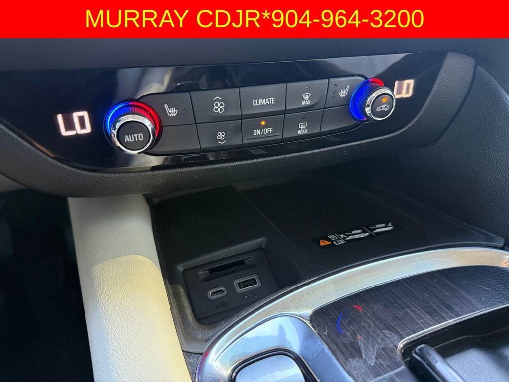 Used 2023 Buick Enclave Essence image 26