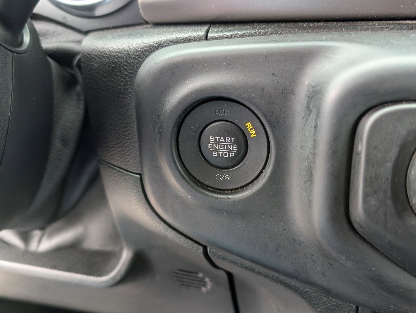 Used 2020 Jeep Gladiator Sport image 20