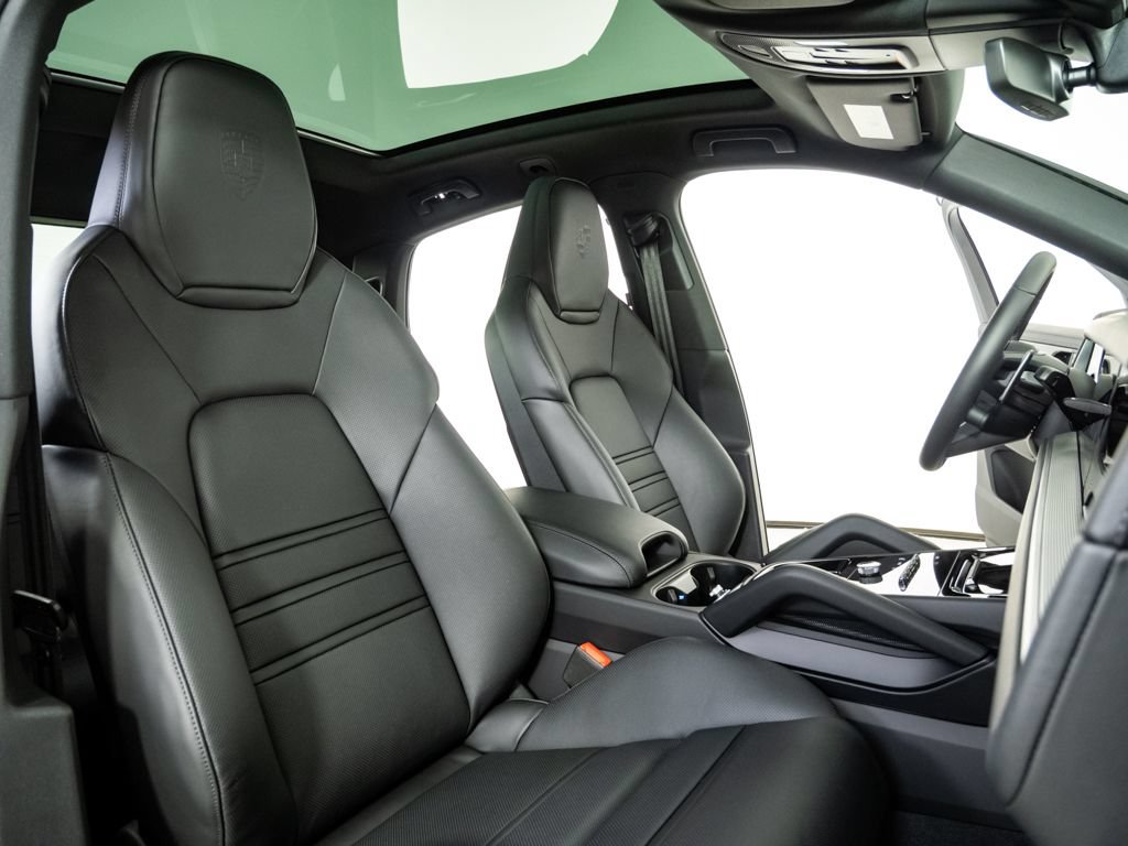 New 2026 Porsche Cayenne Coupe AWD/4WD image 24