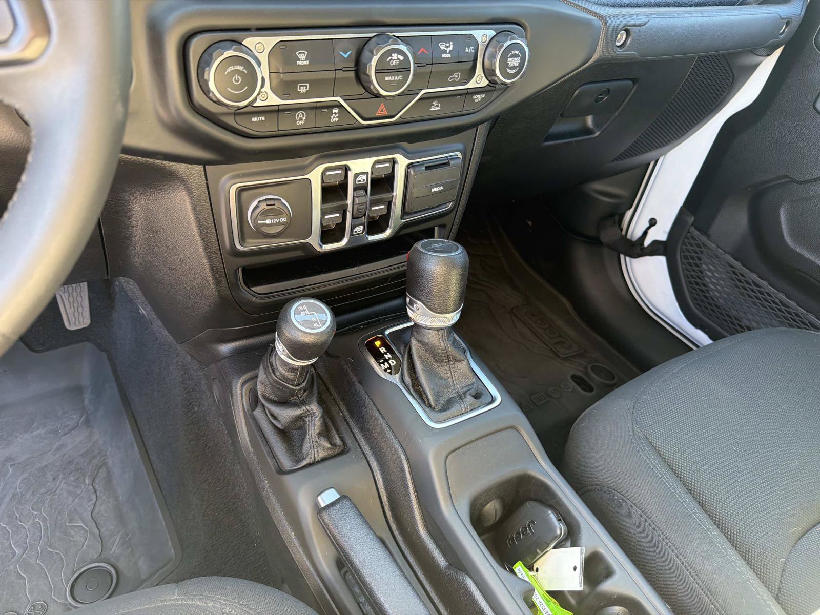 Used 2023 Jeep Gladiator Sport AWD/4WD image 30