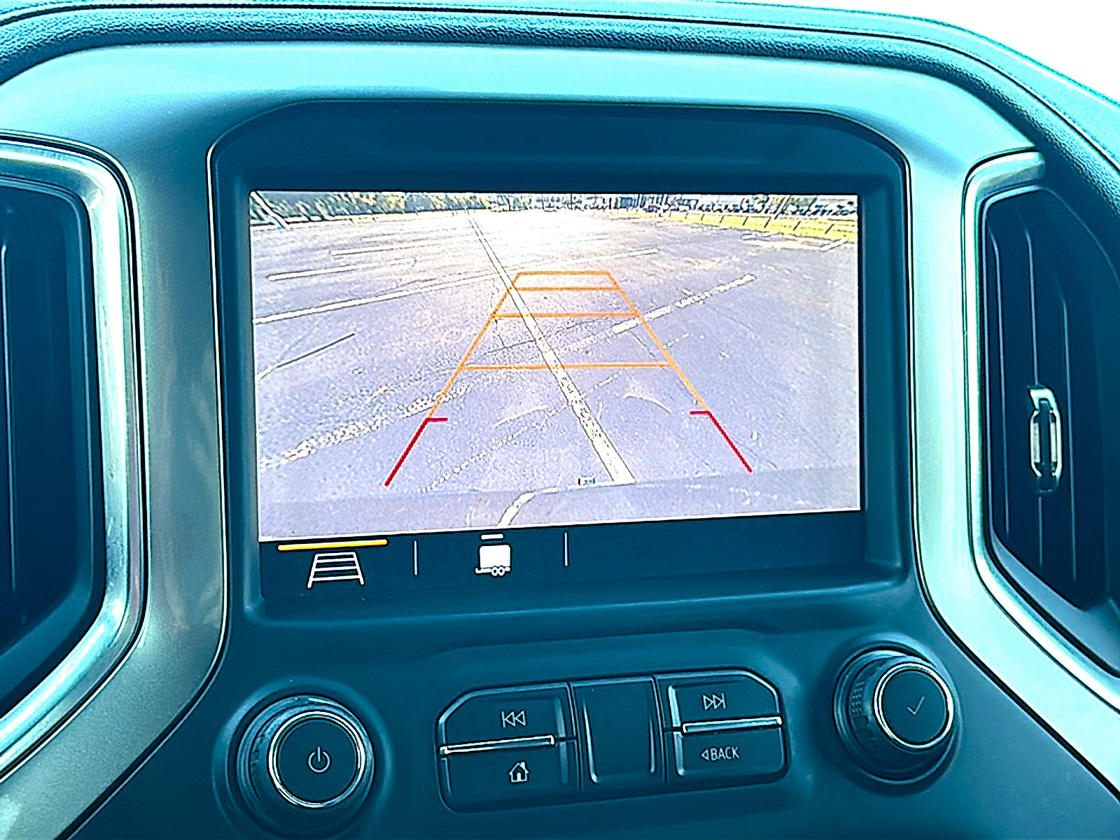 Used 2019 Chevrolet Silverado 1500 LT w/ Texas Edition RWD image 32