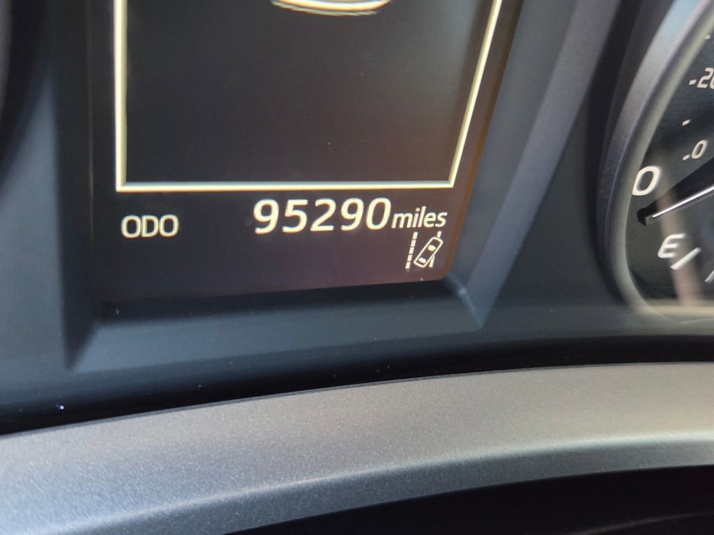 Used 2017 Toyota RAV4 LE image 26